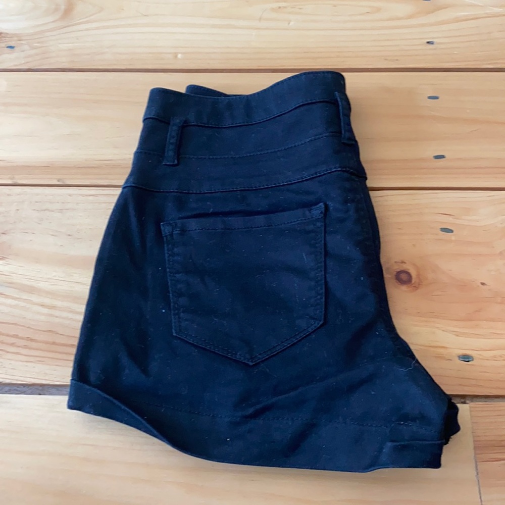 Refuge shorts